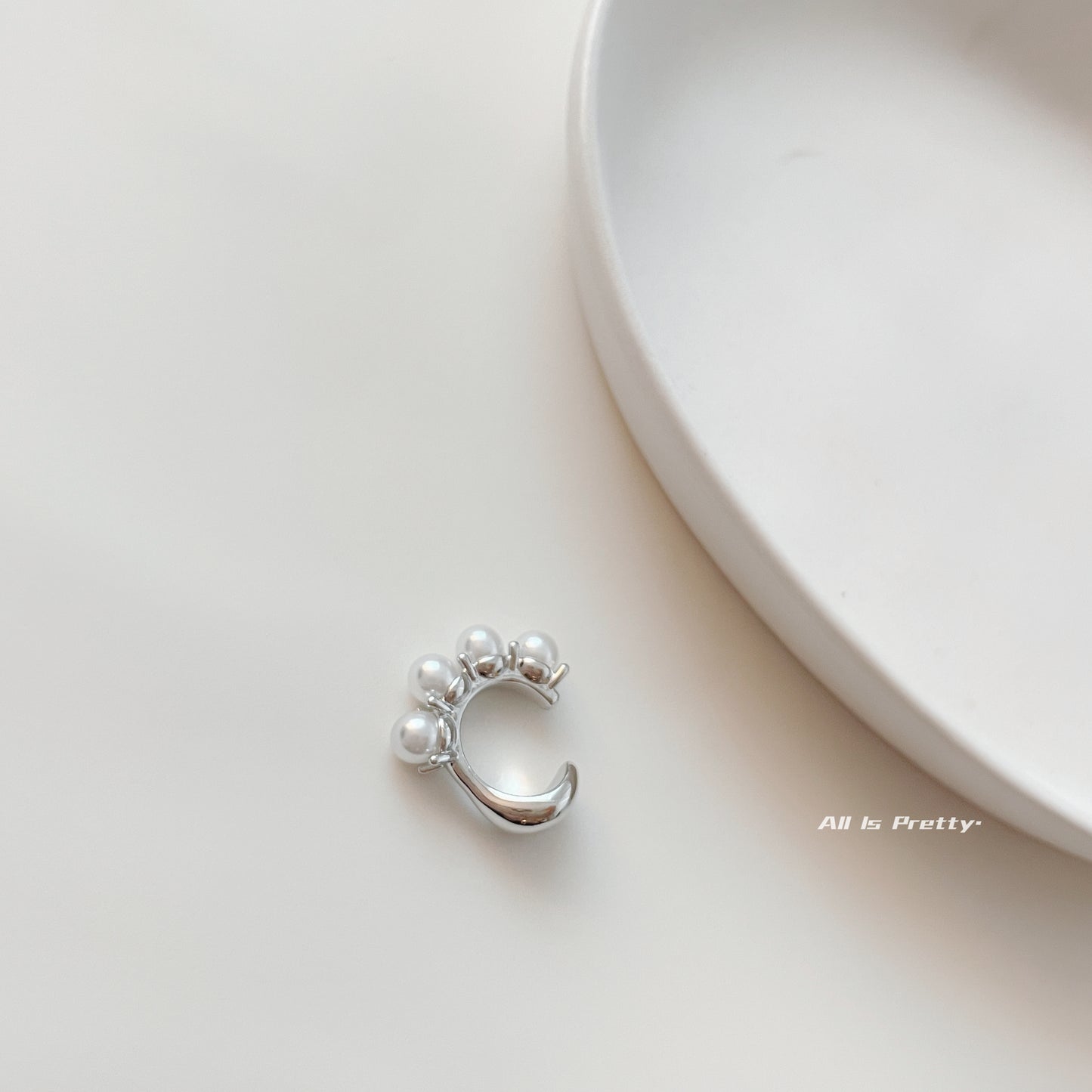 Pearl cuff earring ( single )