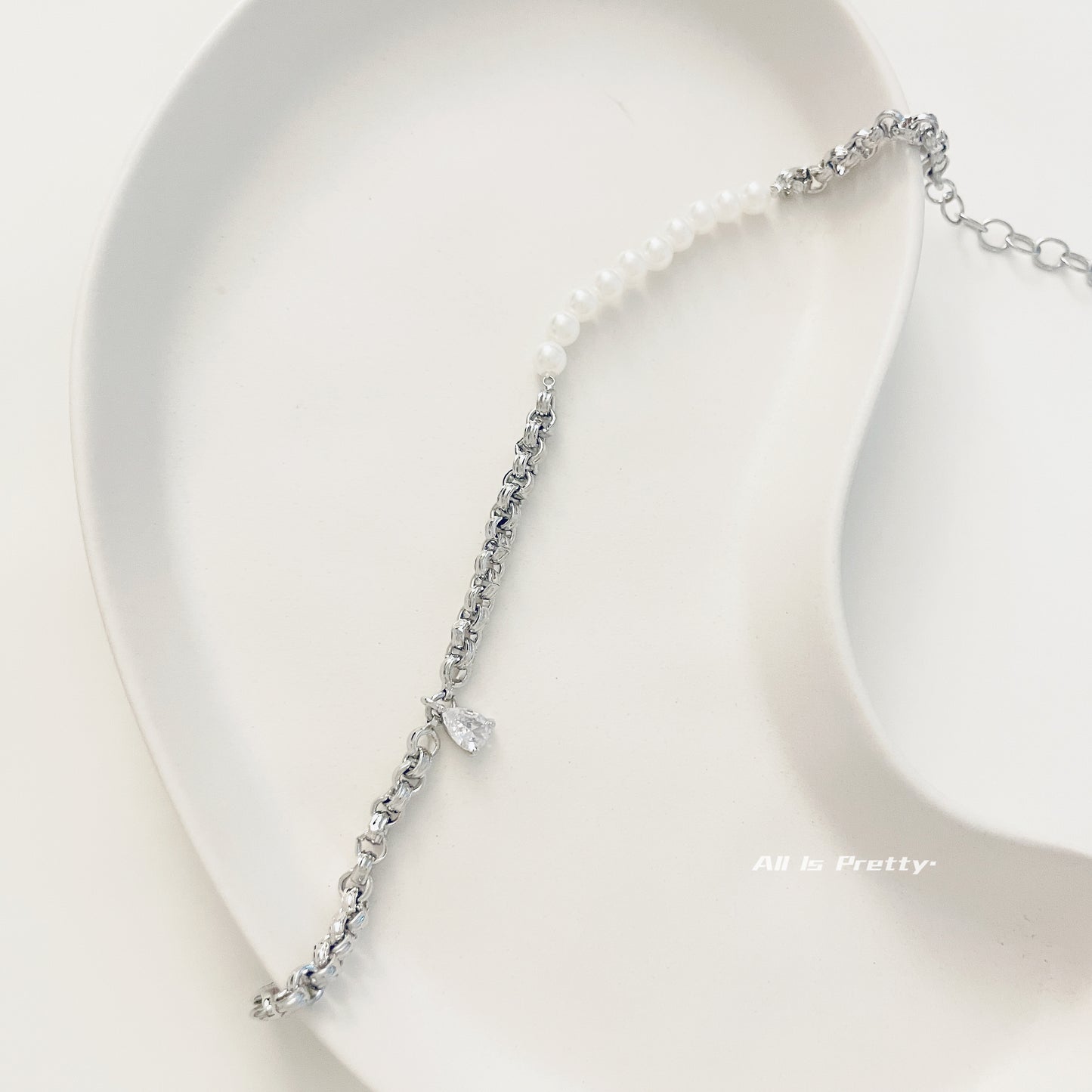 Linked chain pearl bracelet