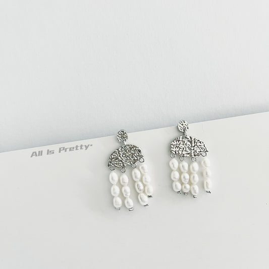 Pearls tassel earrings