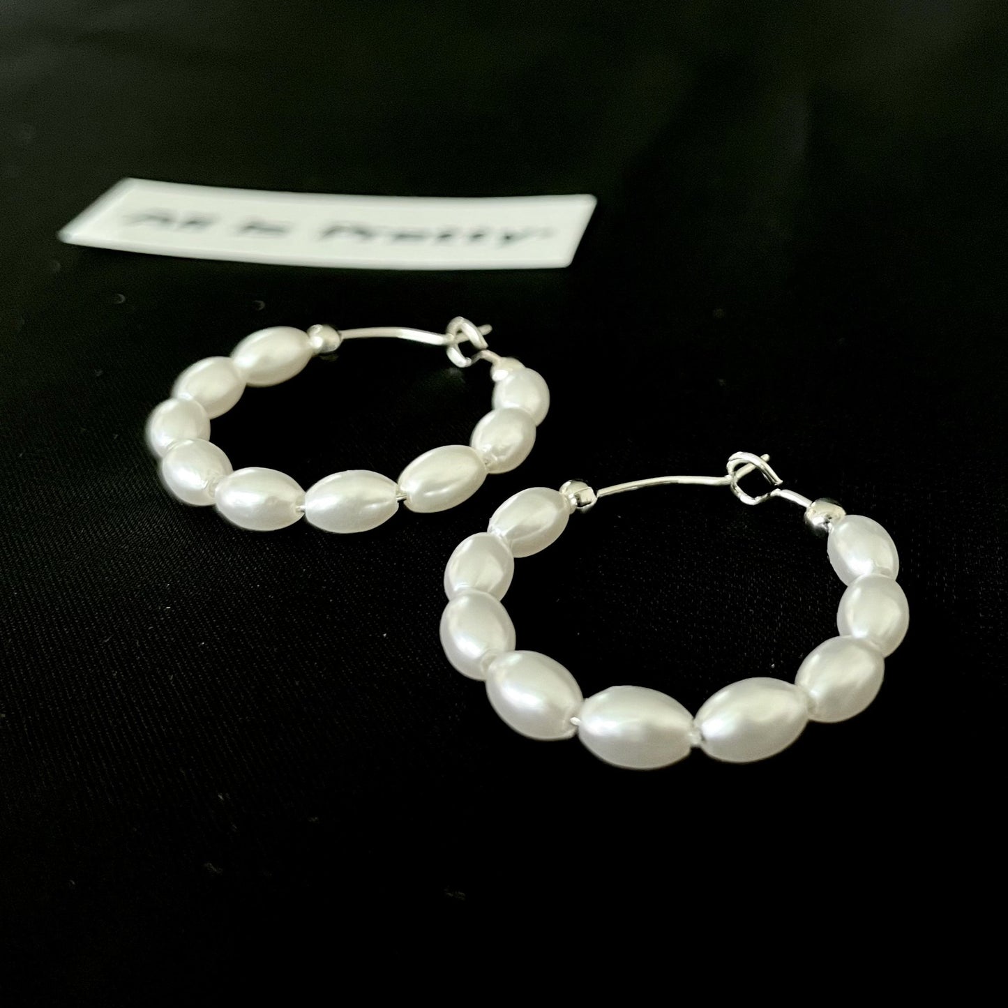 Pearls hoop earrings