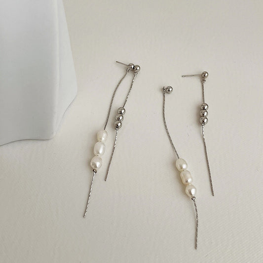 Pearls dropped earrings