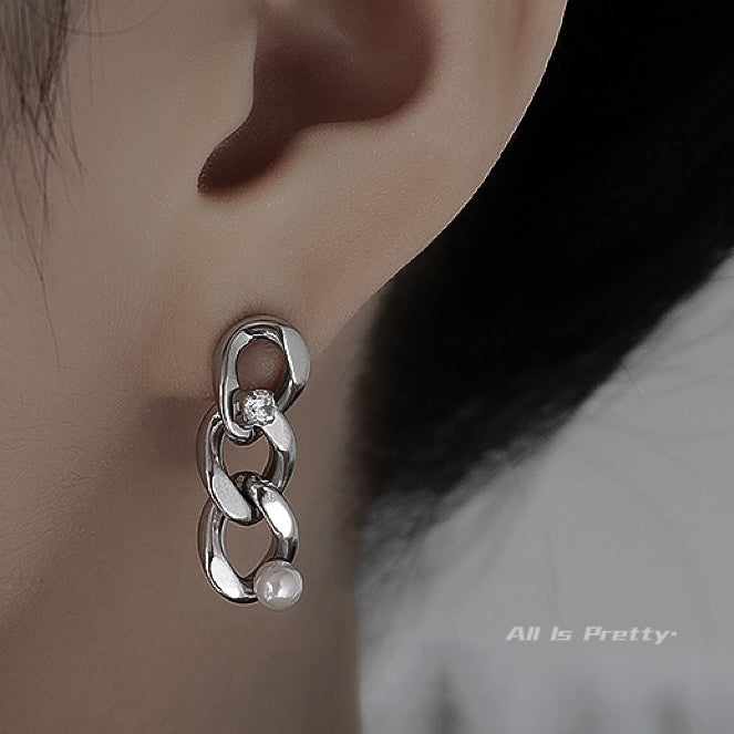 Mini chain earrings