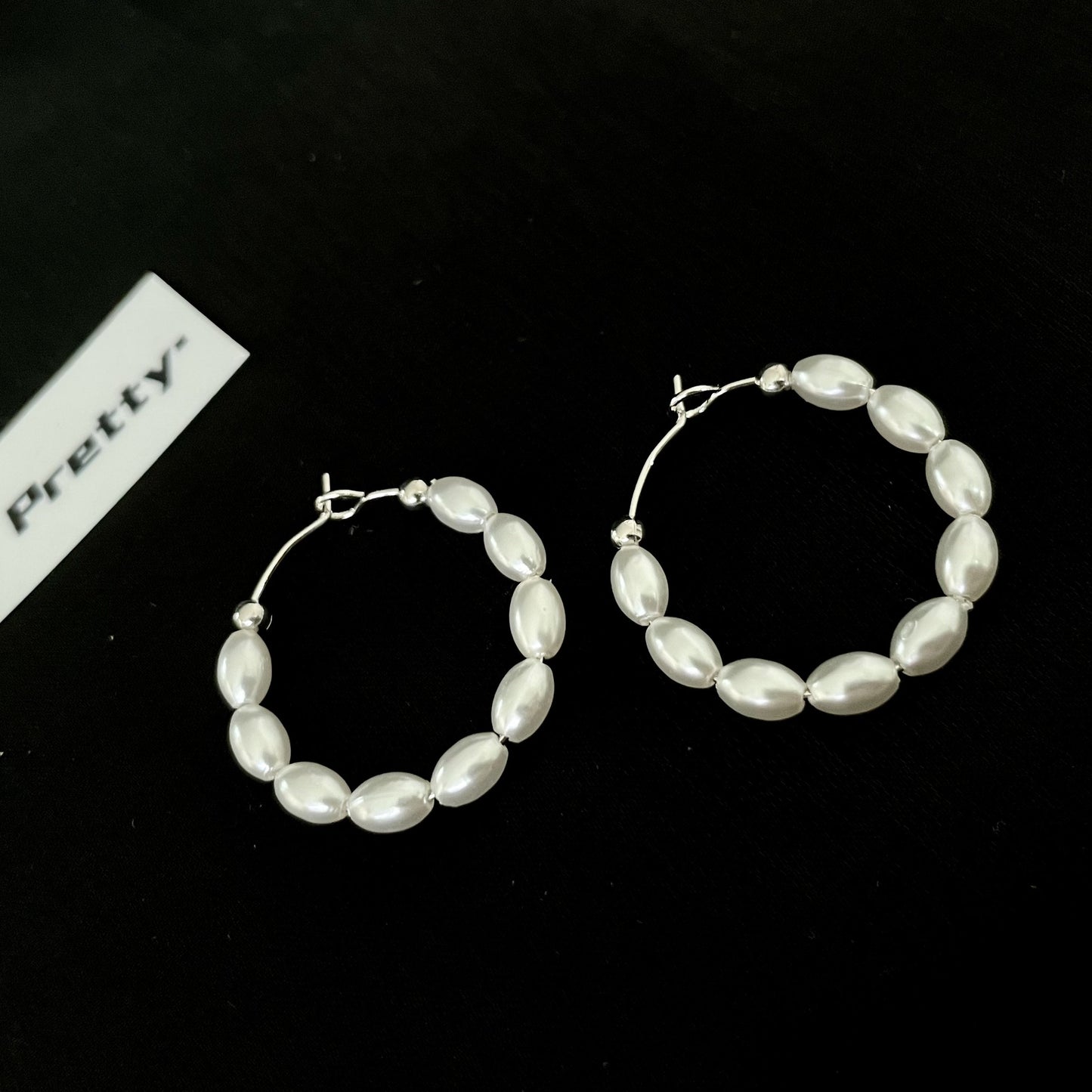 Pearls hoop earrings