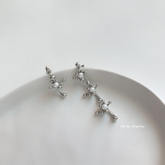 Snowflake unbalanced earrings