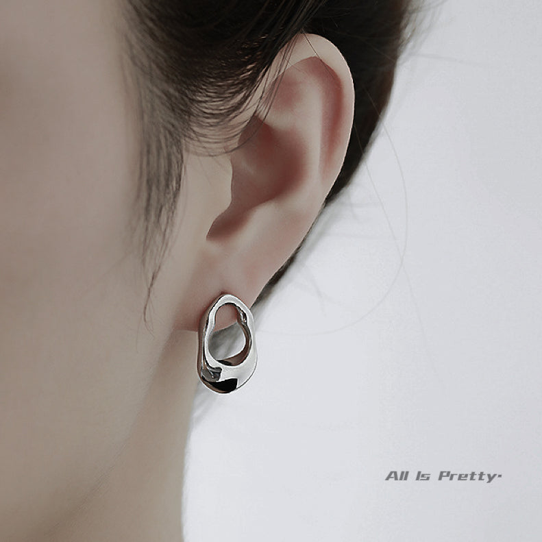 Minimalist style stud earrings