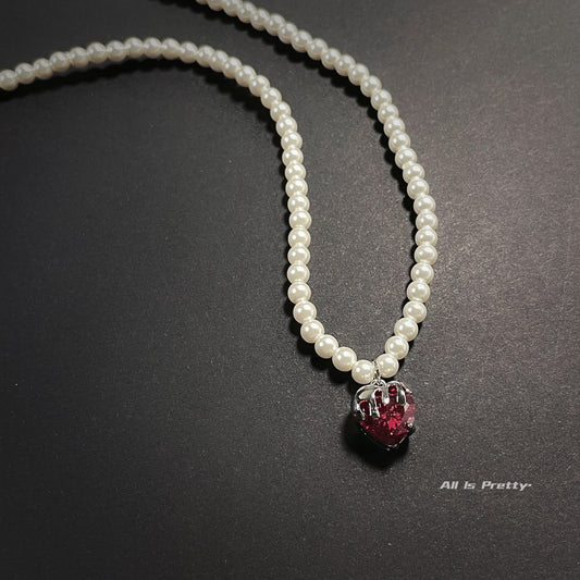 Red crystal heart pearl necklace