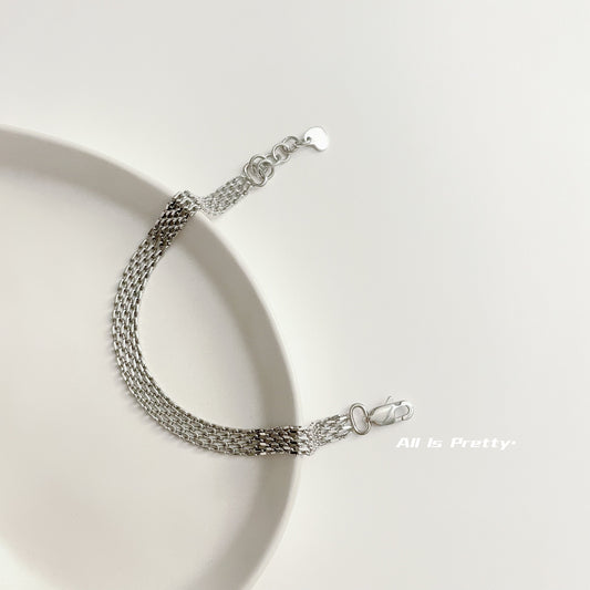 Linked herringbone chain bracelet