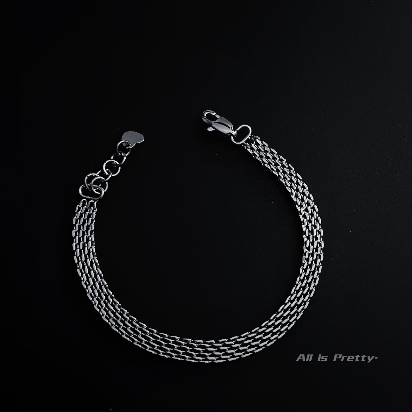 Linked herringbone chain bracelet