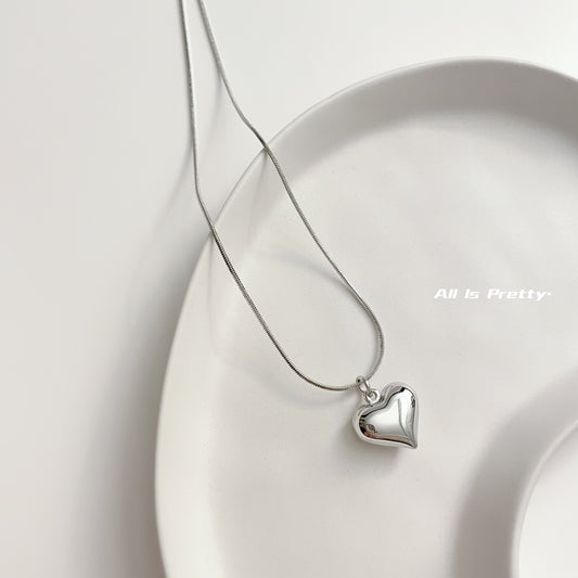 White gold plated heart pendant necklace
