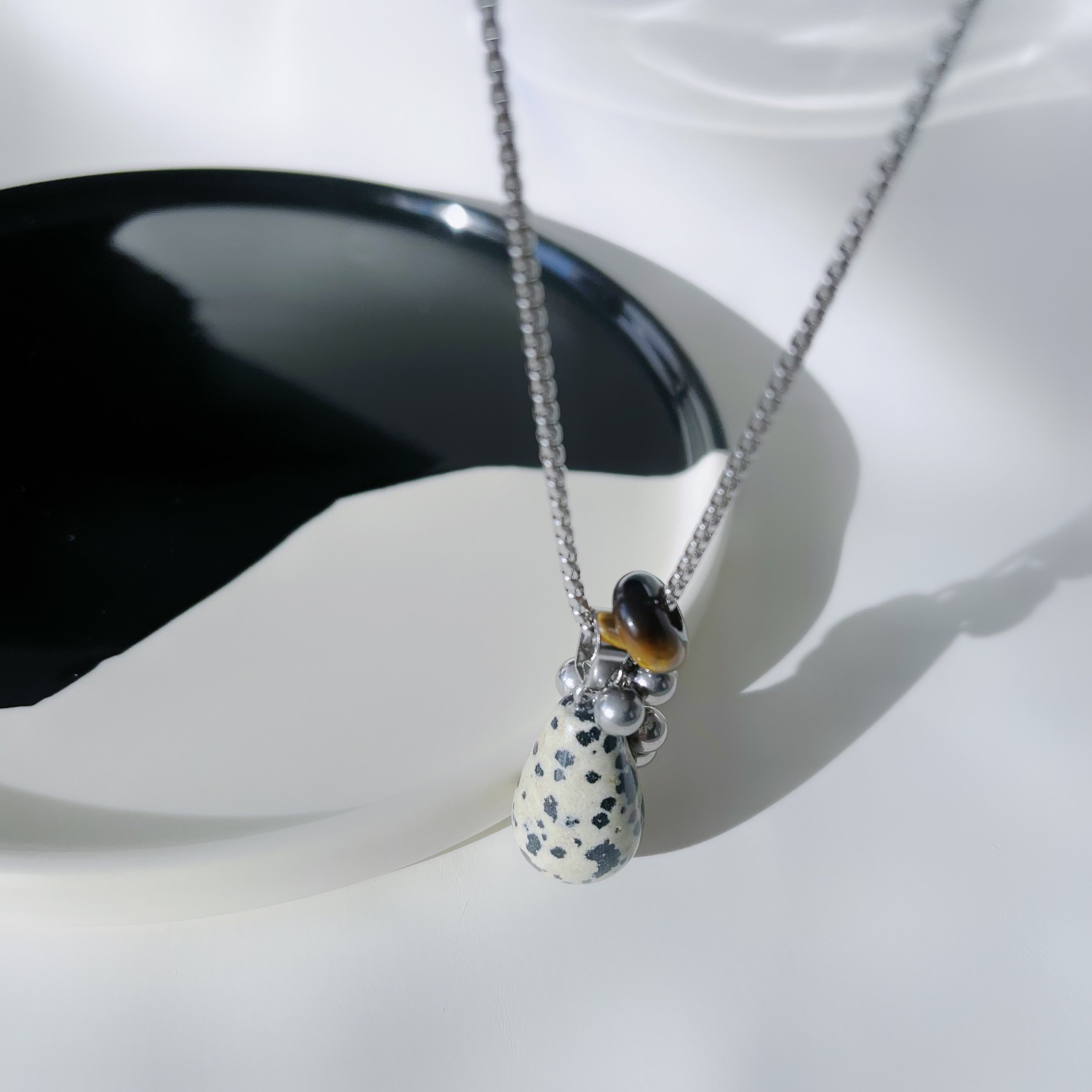 Linear Stone Necklace