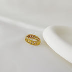 Minimal Twist Gold Ring