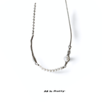 Sculptural Minimal Pearl Necklace