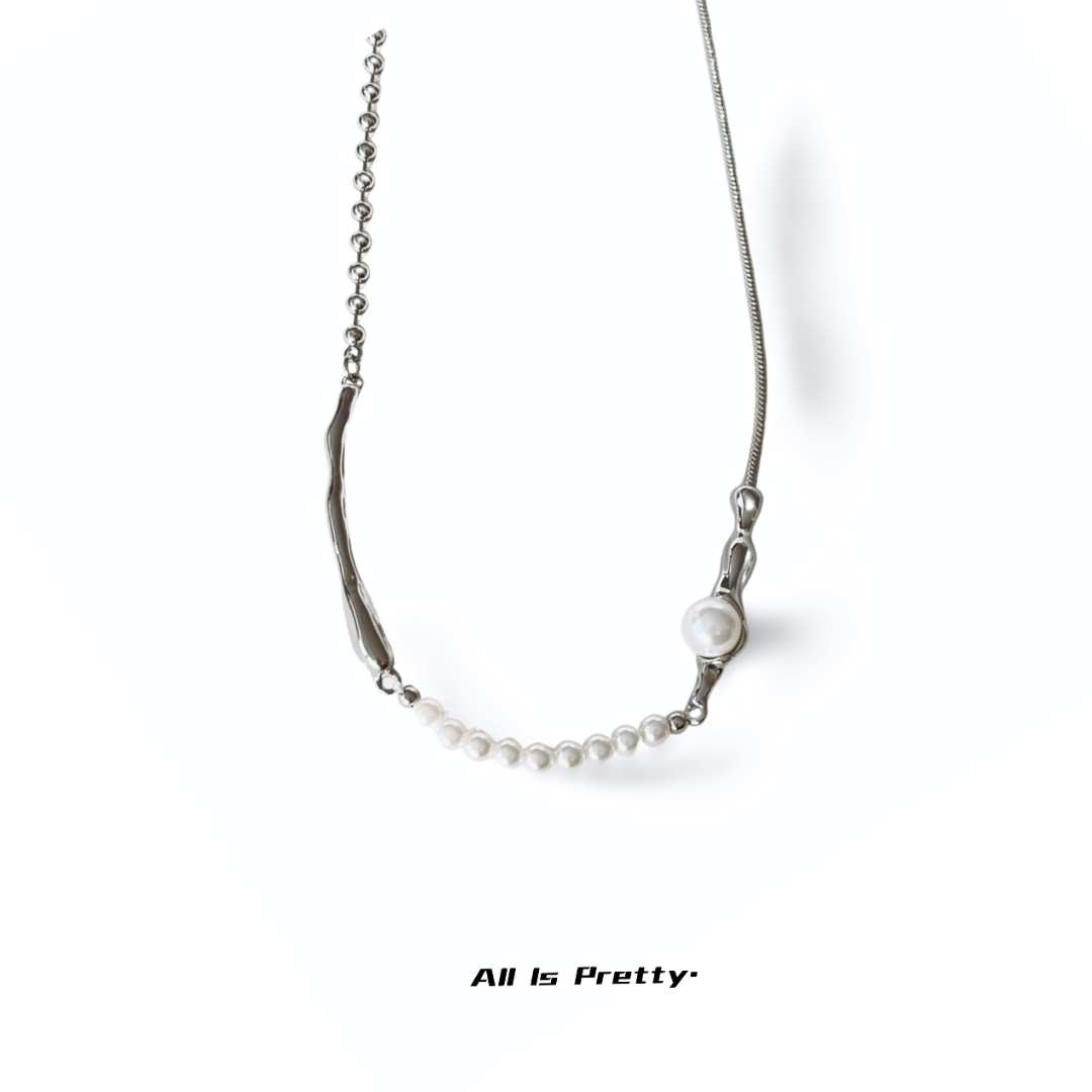 Sculptural Minimal Pearl Necklace
