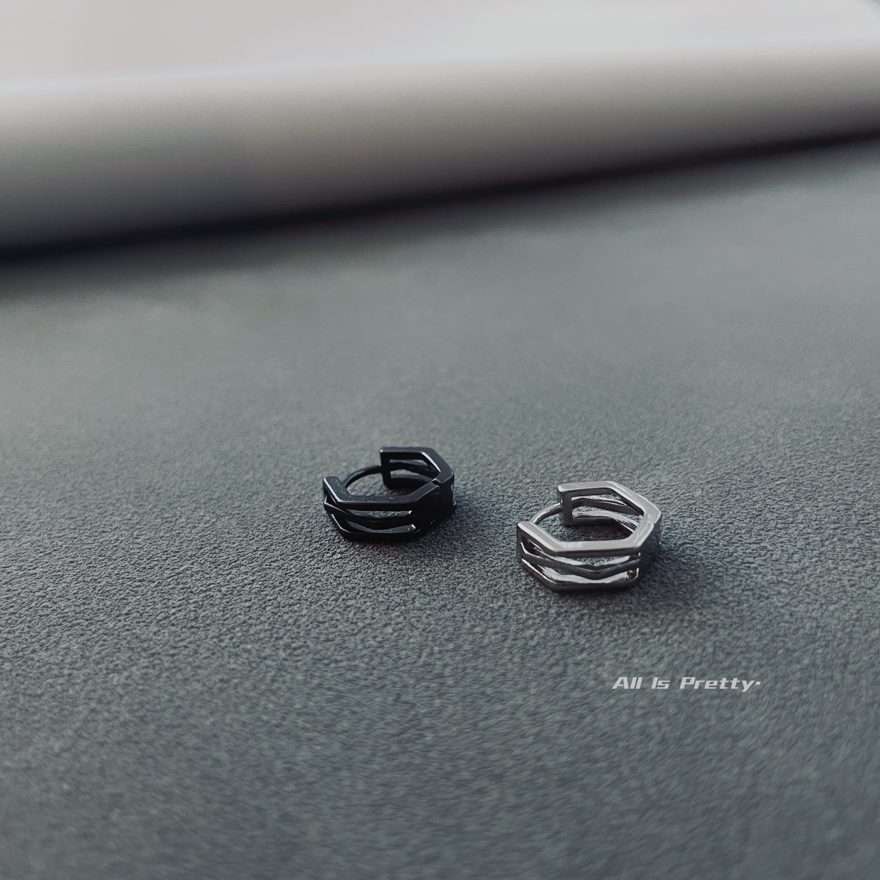 Unisex mini hoop earring