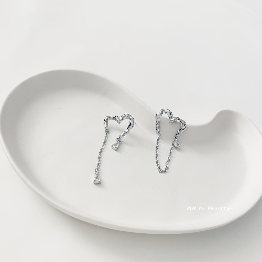 Unbalanced love stud earrings