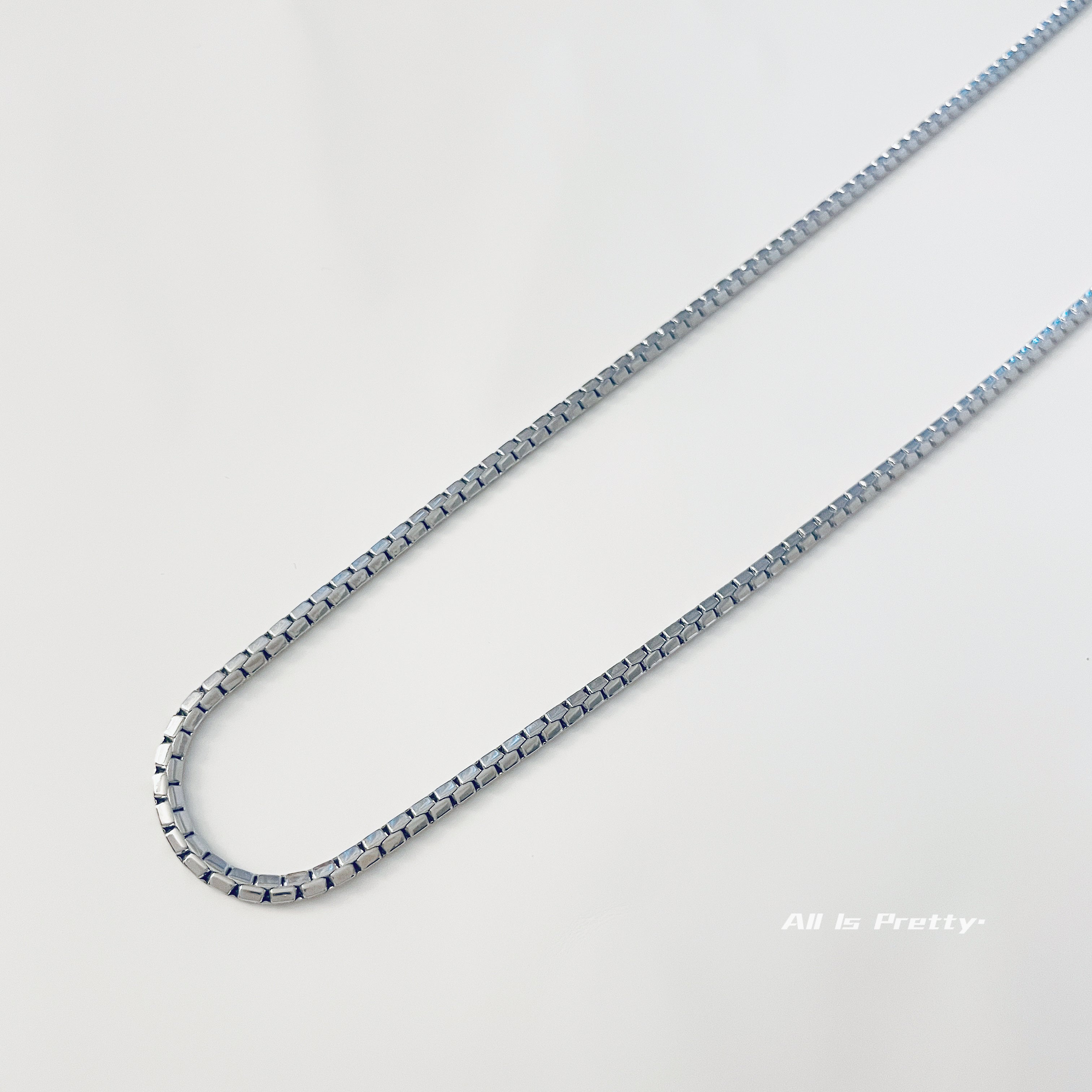Premium Gold-Plated Unisex Herringbone Necklace
