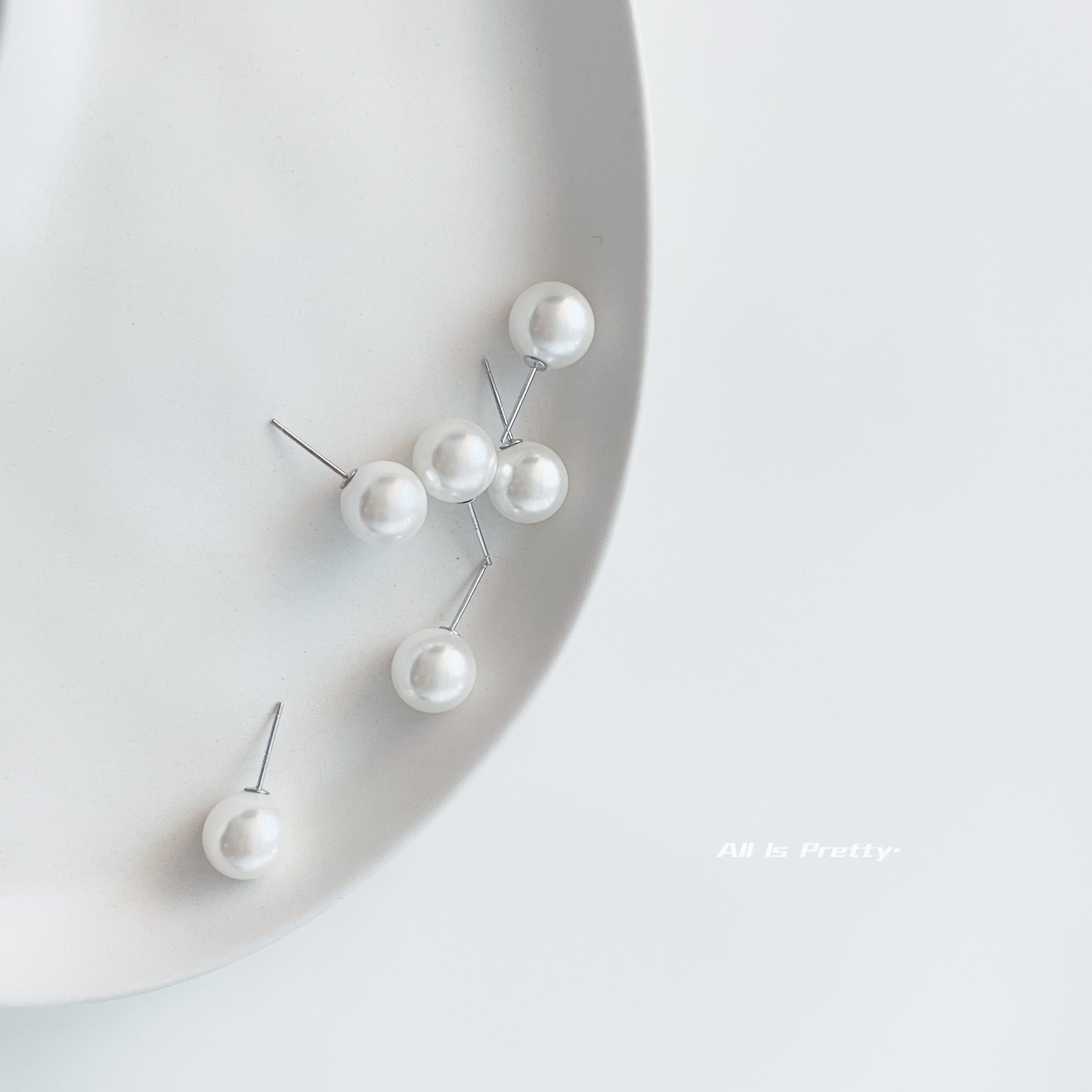 10 MM Swarovski high-gloss pearls stud earrings