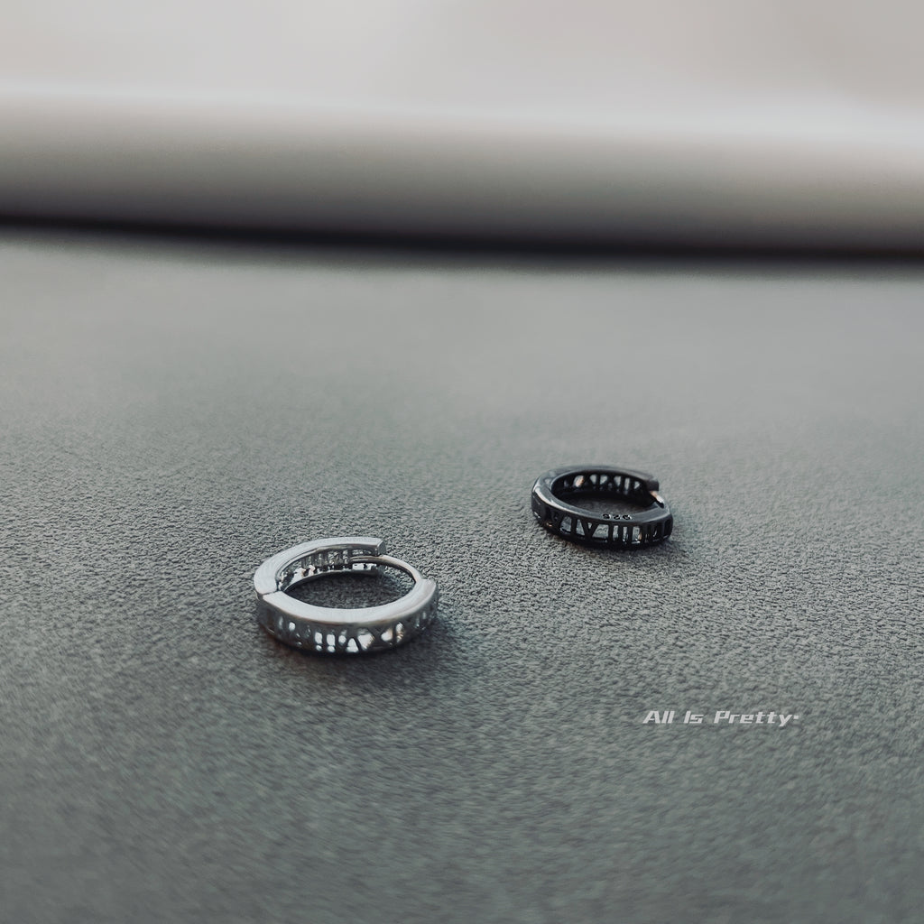 Unisex mini hoop earring
