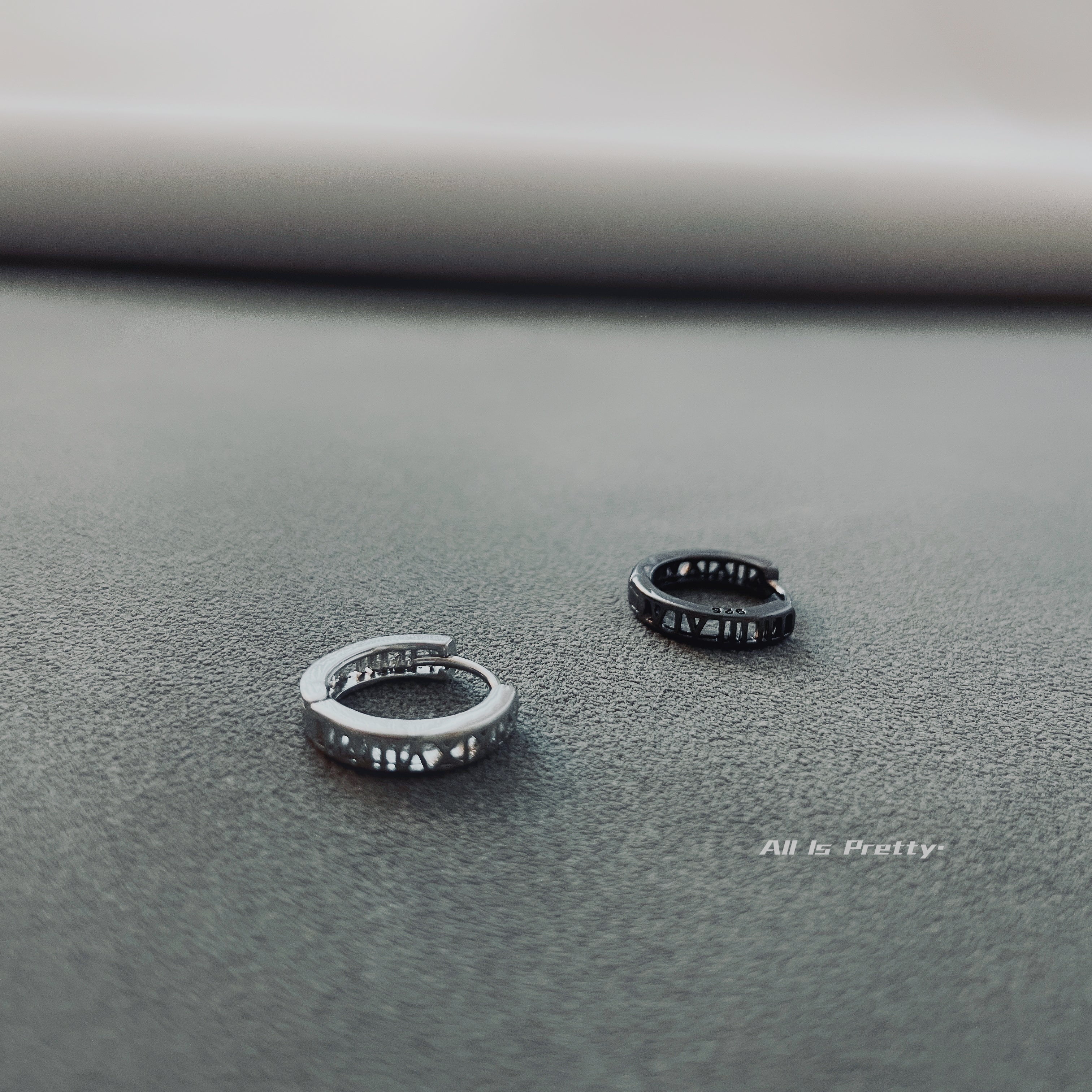 Unisex mini hoop earring