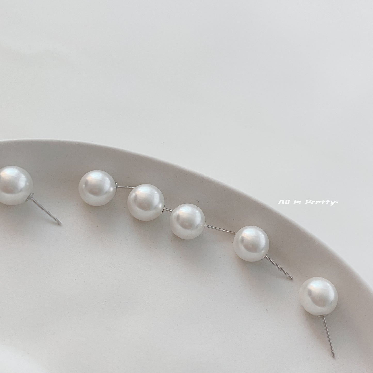 10 MM Swarovski high-gloss pearls stud earrings