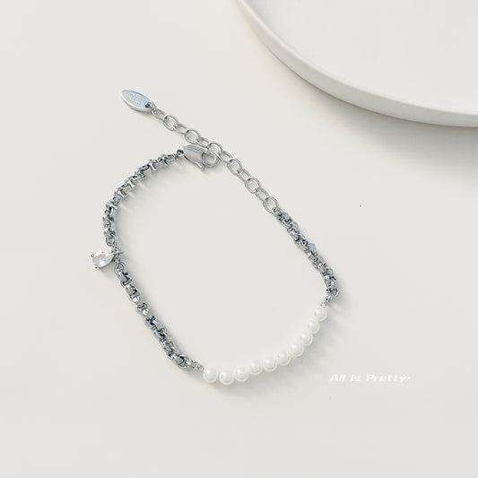 Linked chain pearl bracelet