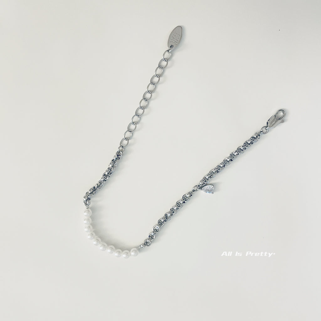 Linked chain pearl bracelet