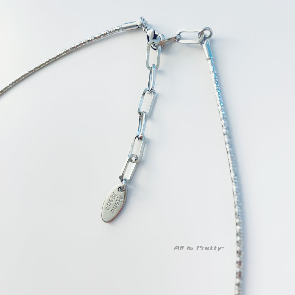 Sleek Star Pendant Necklace