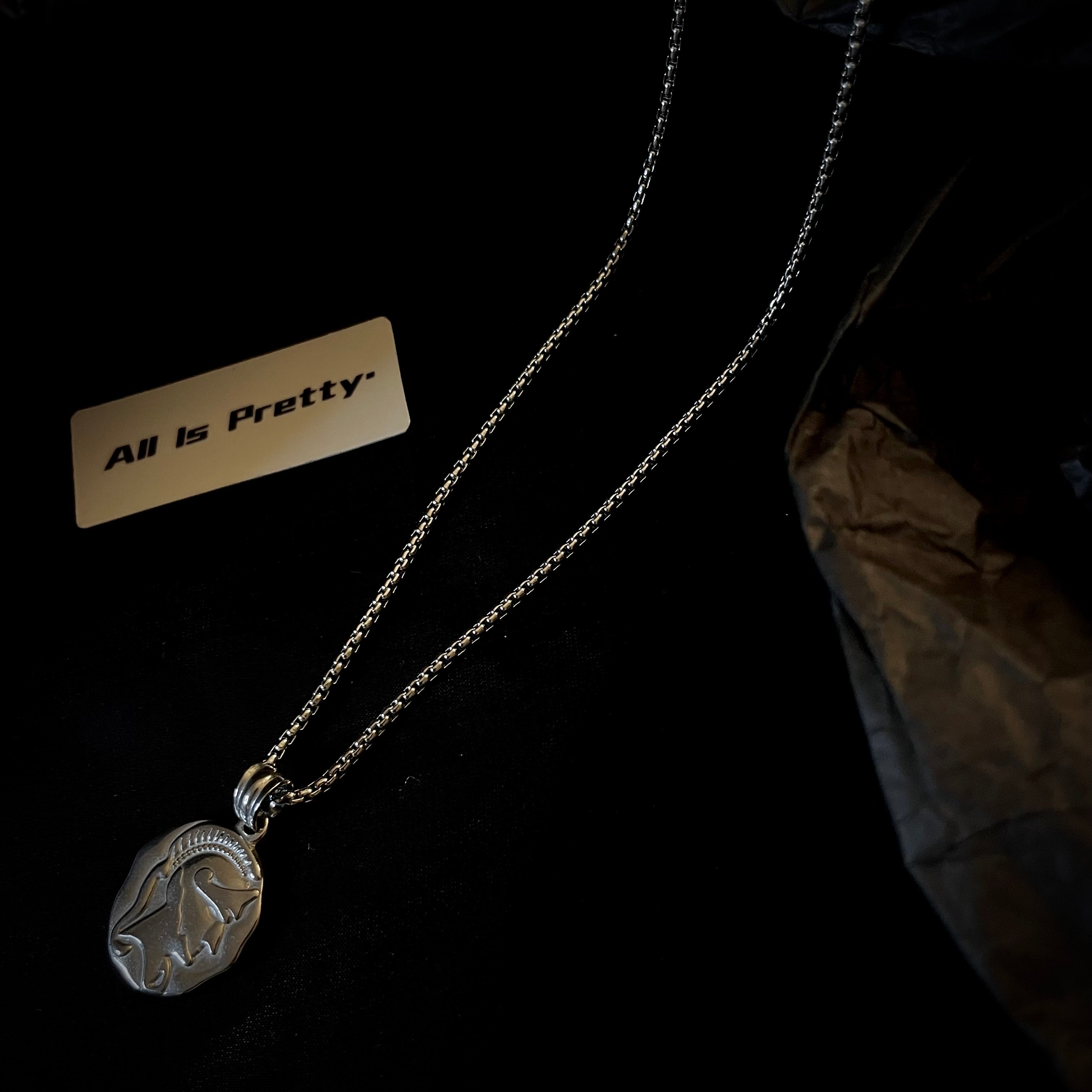 Alex pendant necklace
