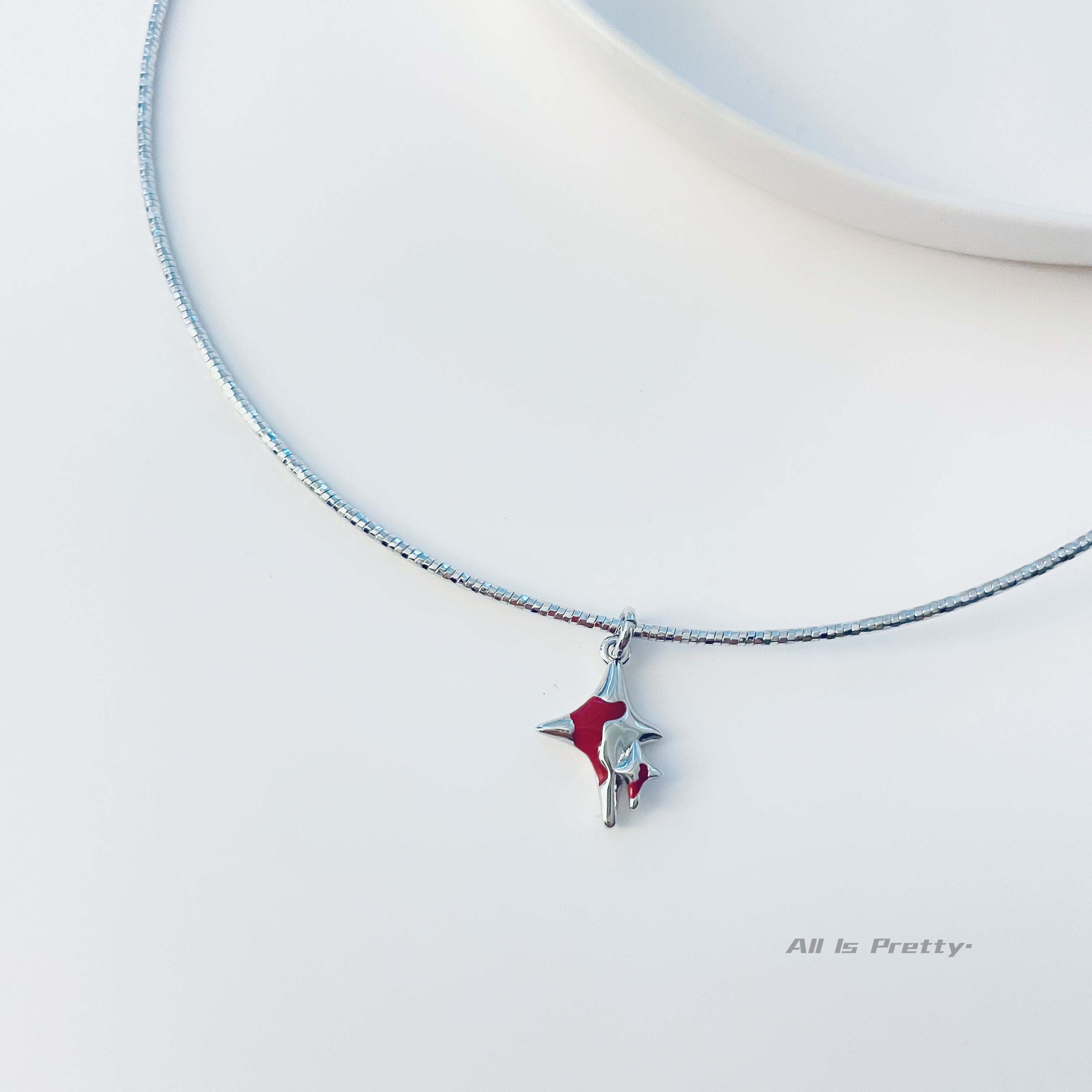Sleek Star Pendant Necklace