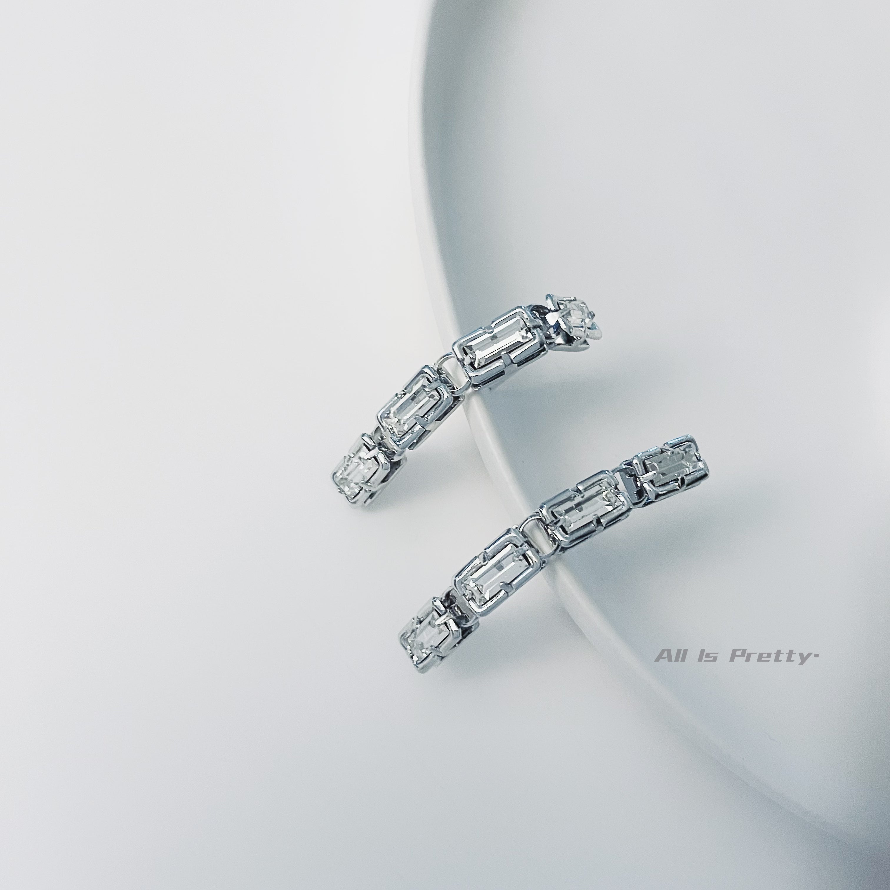 crystal dropped earrings
