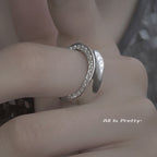 Crystal textured band ring