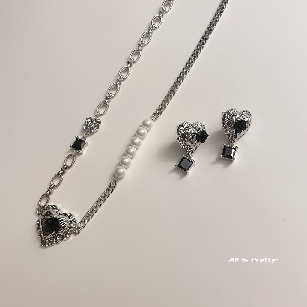 Heart black rose studded earrings