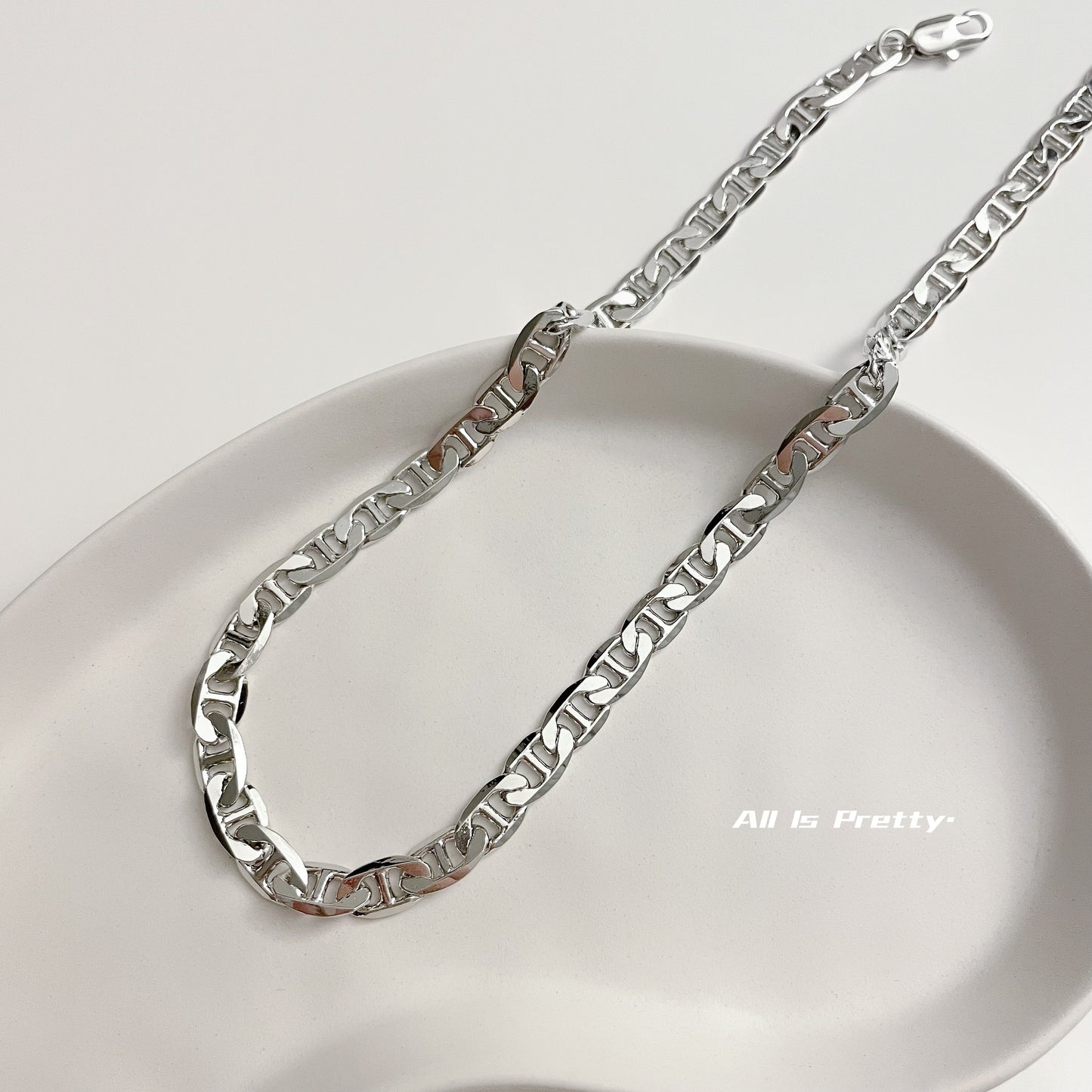 Flat Herringbone Chain Necklace
