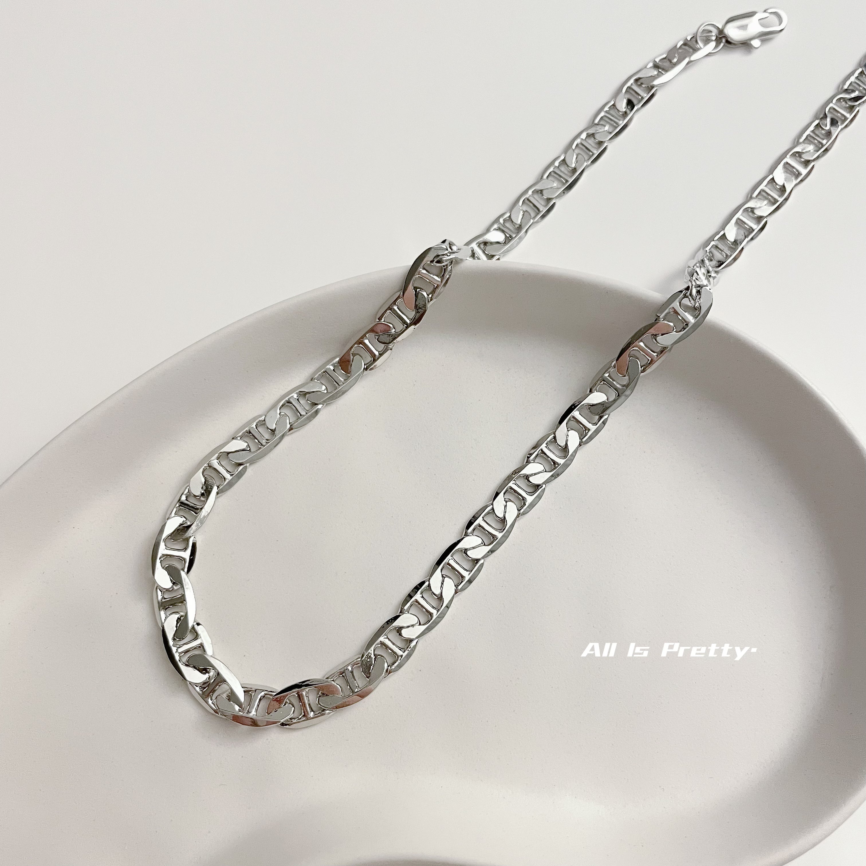 Flat Herringbone Chain Necklace