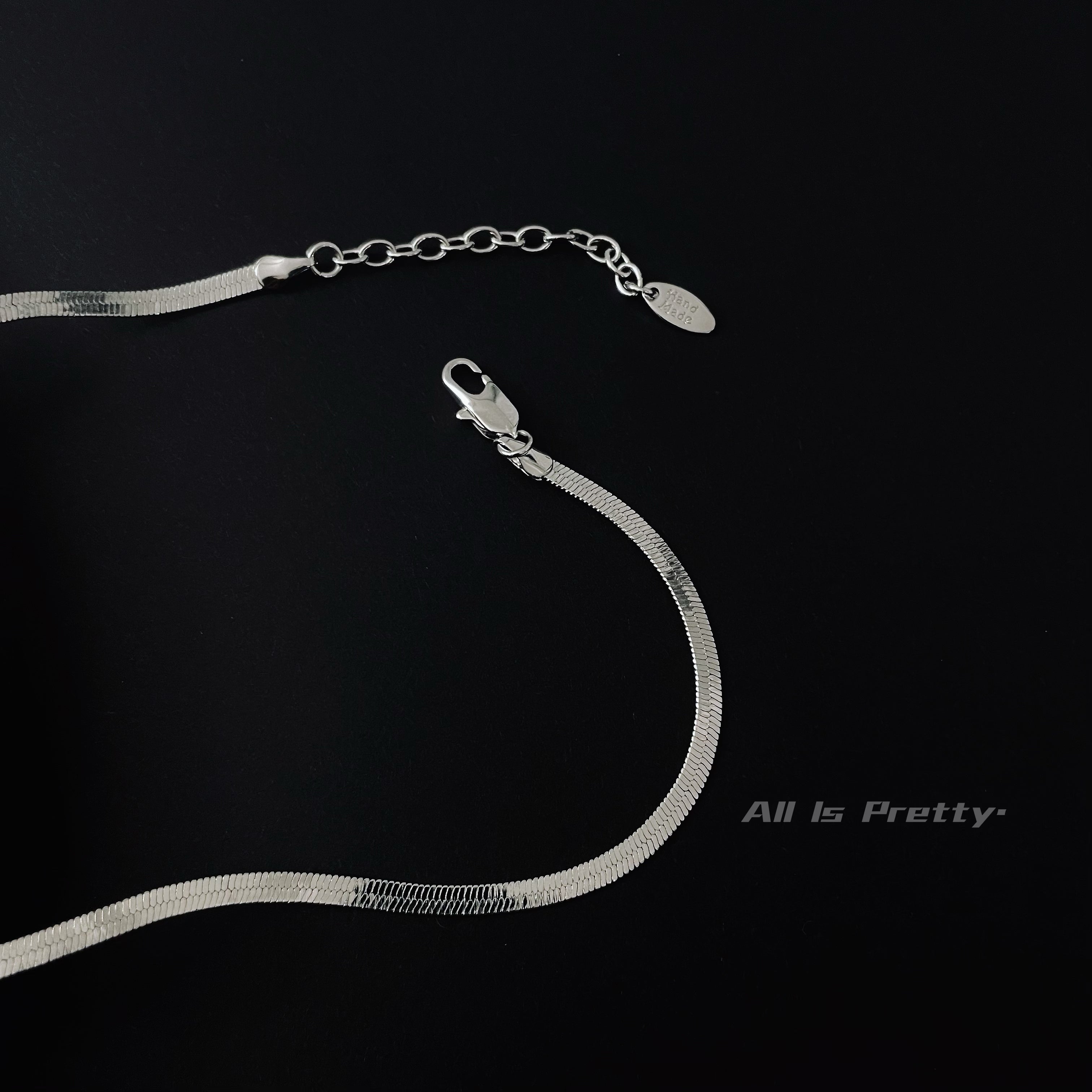 Classic Unisex Herringbone Chain Necklace