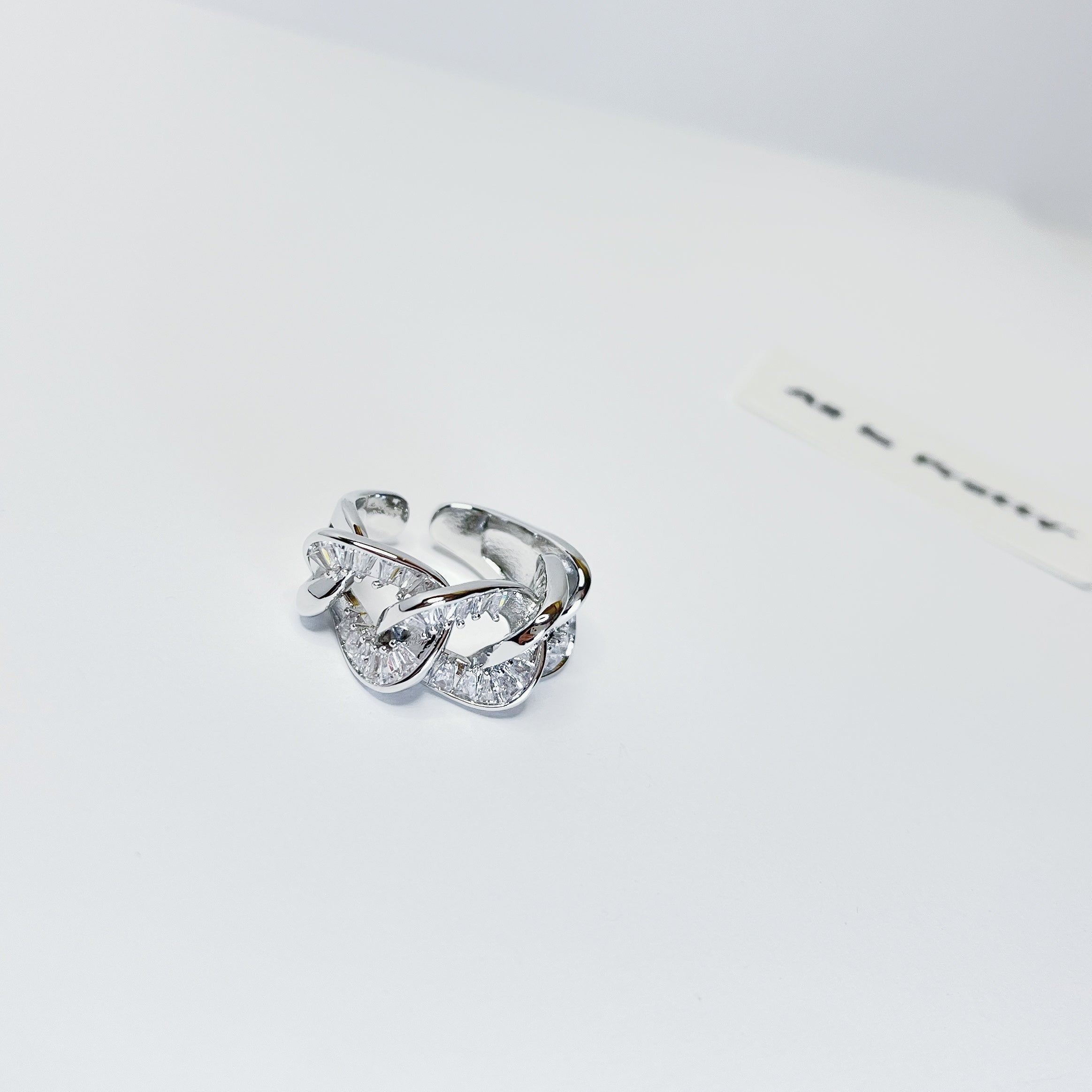 Chunky chain crystal ring