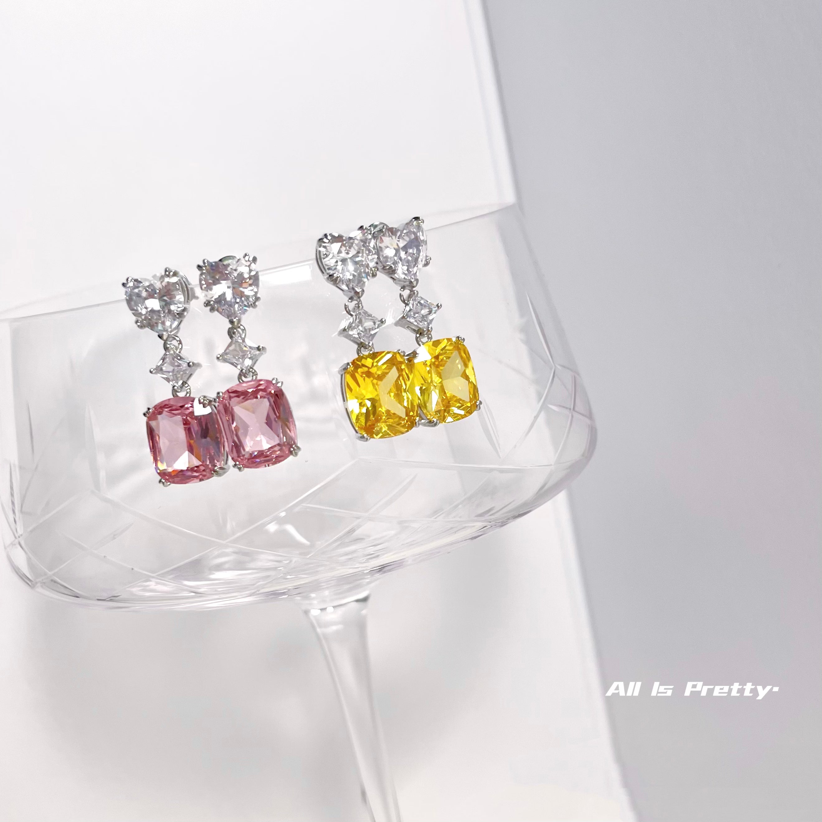 Crystal dropped earrings