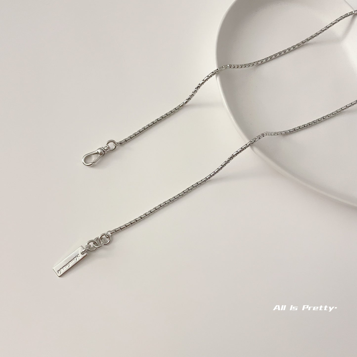 Round box chain choker necklace