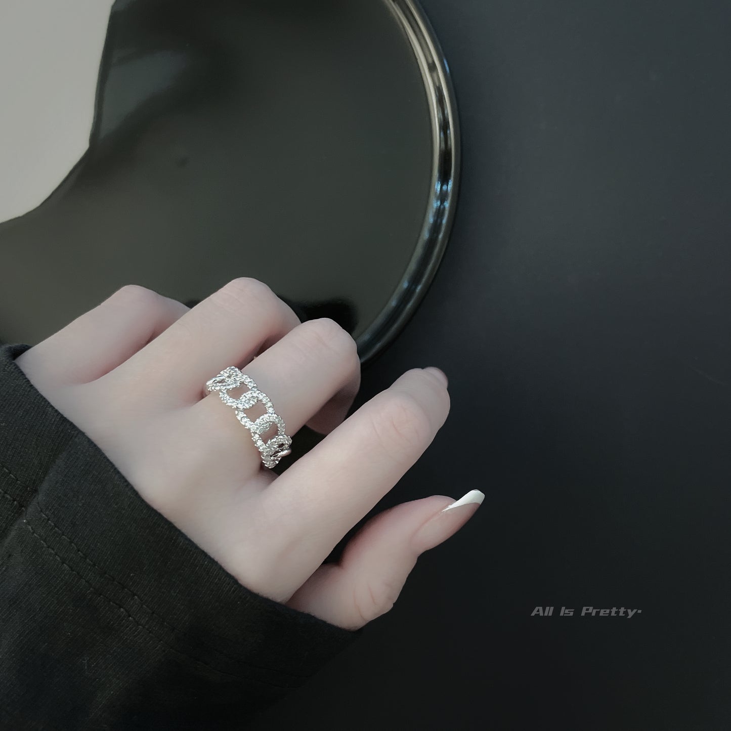 Crystal chain open ring