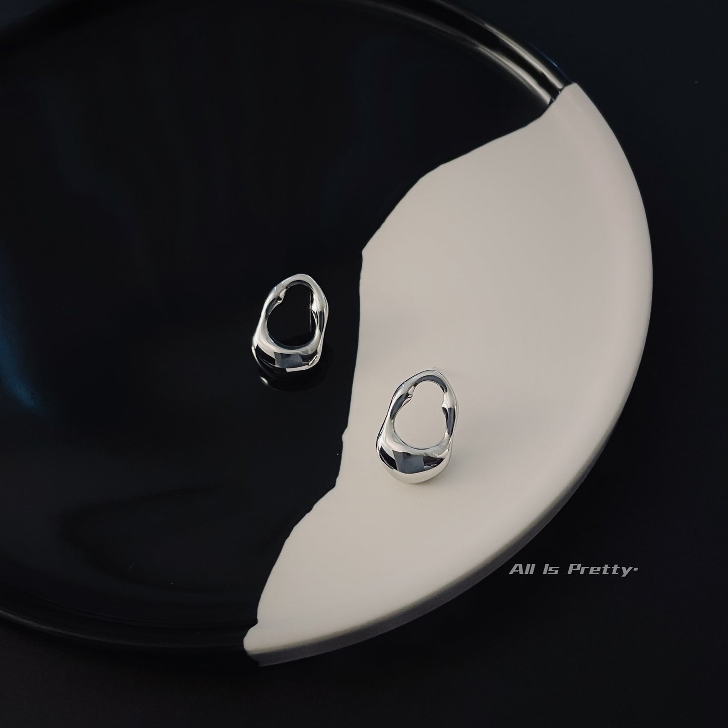 Minimalist style stud earrings