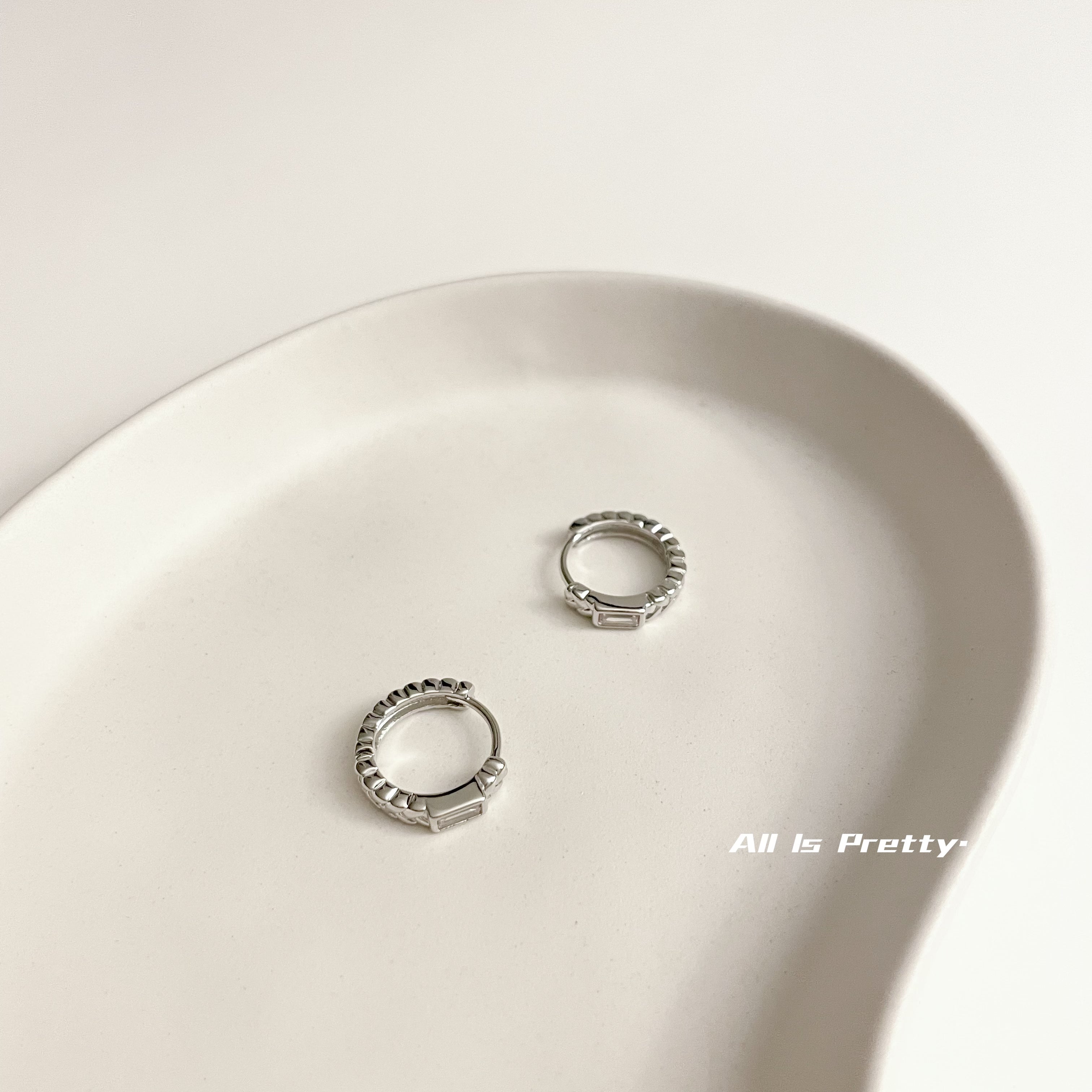 Mini hoop earrings