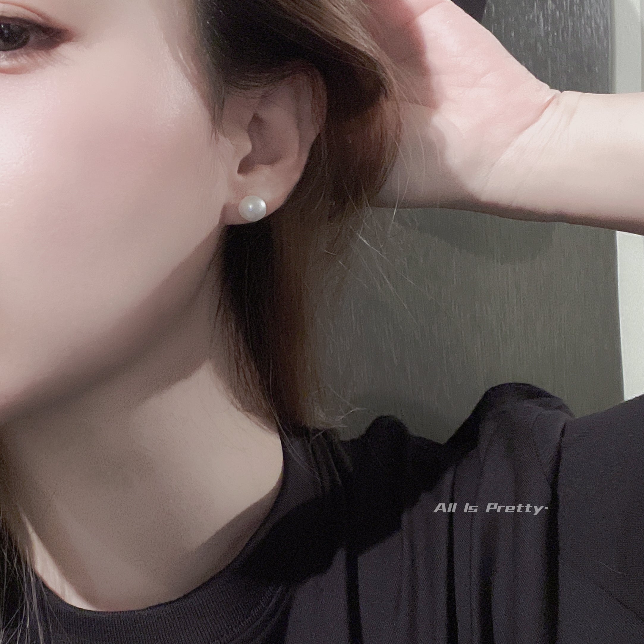 Freshwater pearls stud earrings