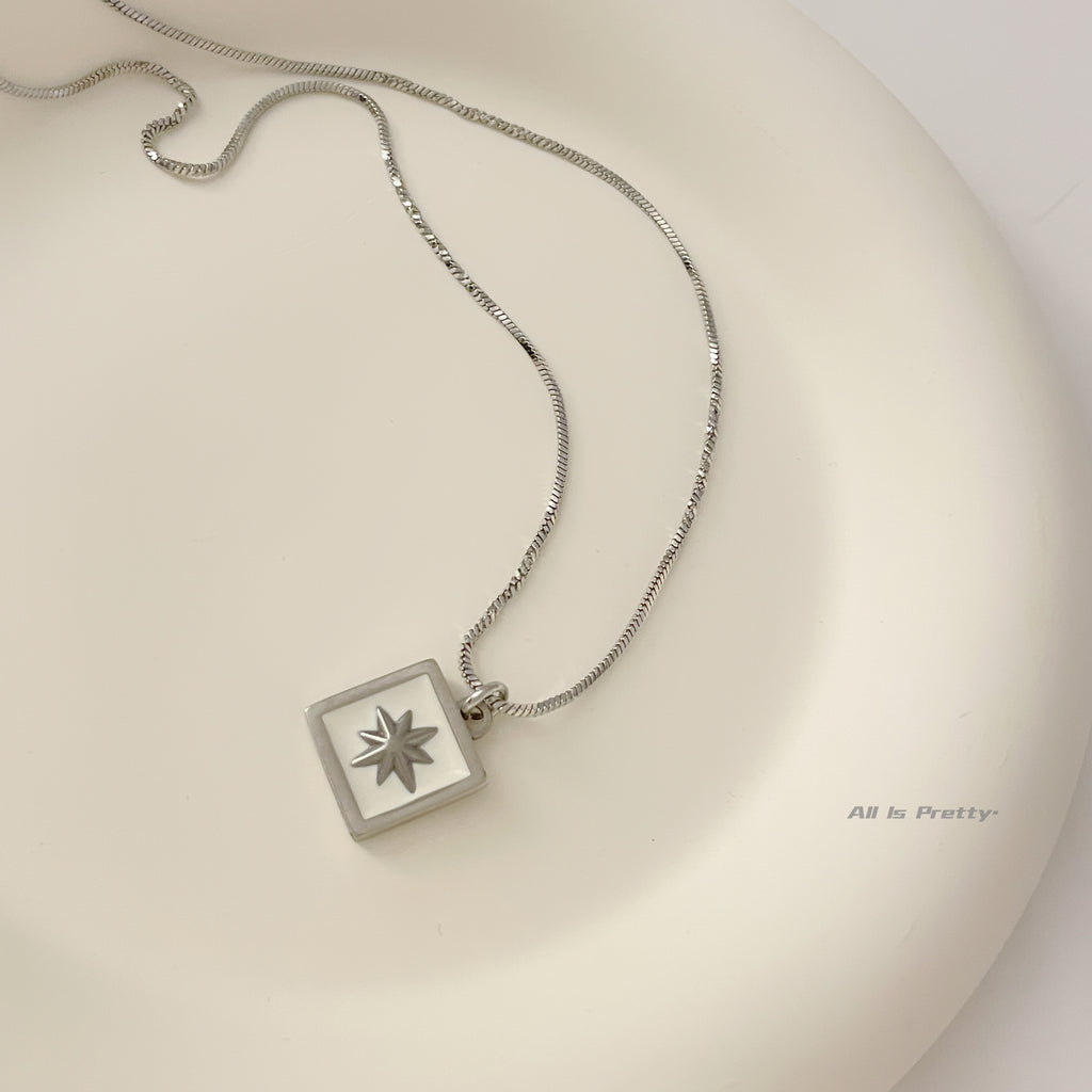 White star pendant necklace
