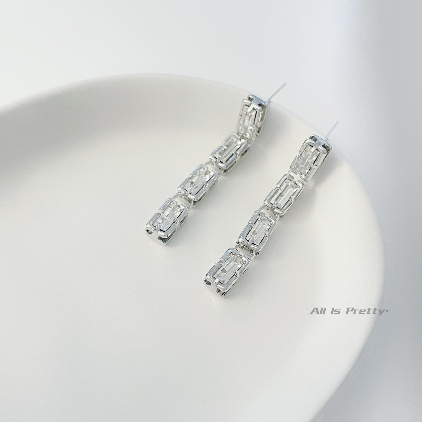 crystal dropped earrings
