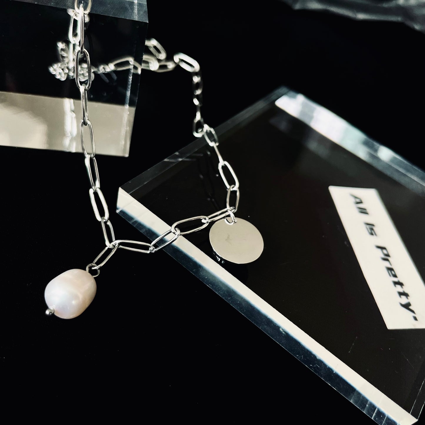 Pearl pendant necklace