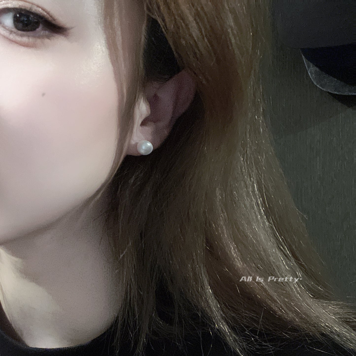 Freshwater pearls stud earrings