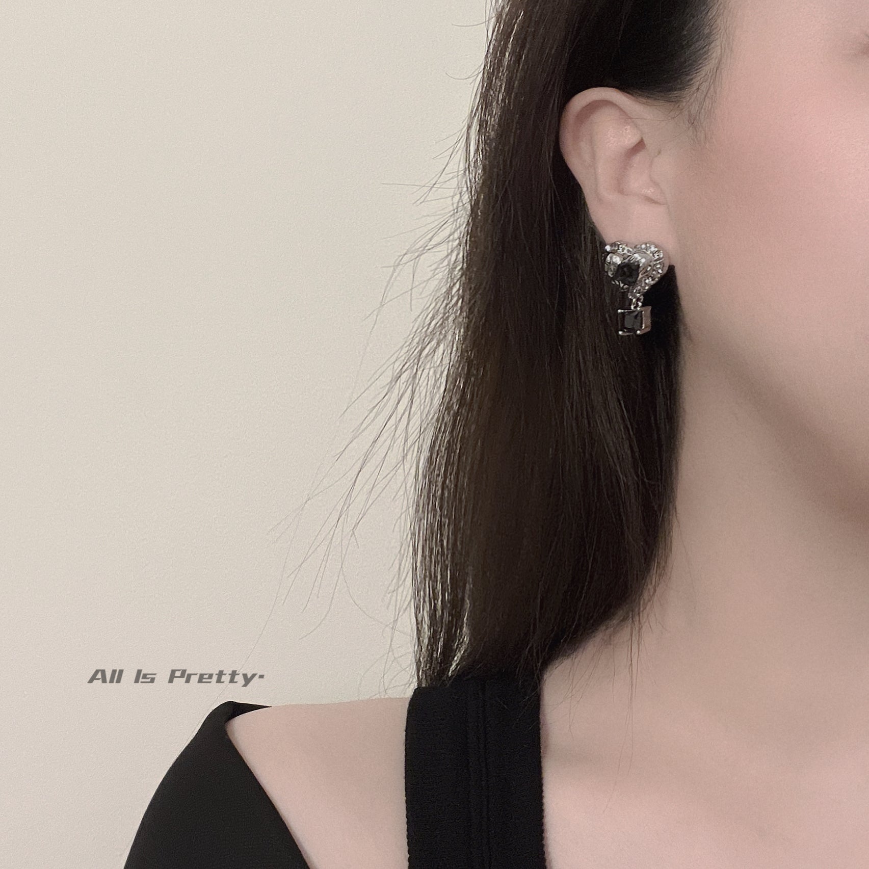 Heart black rose studded earrings