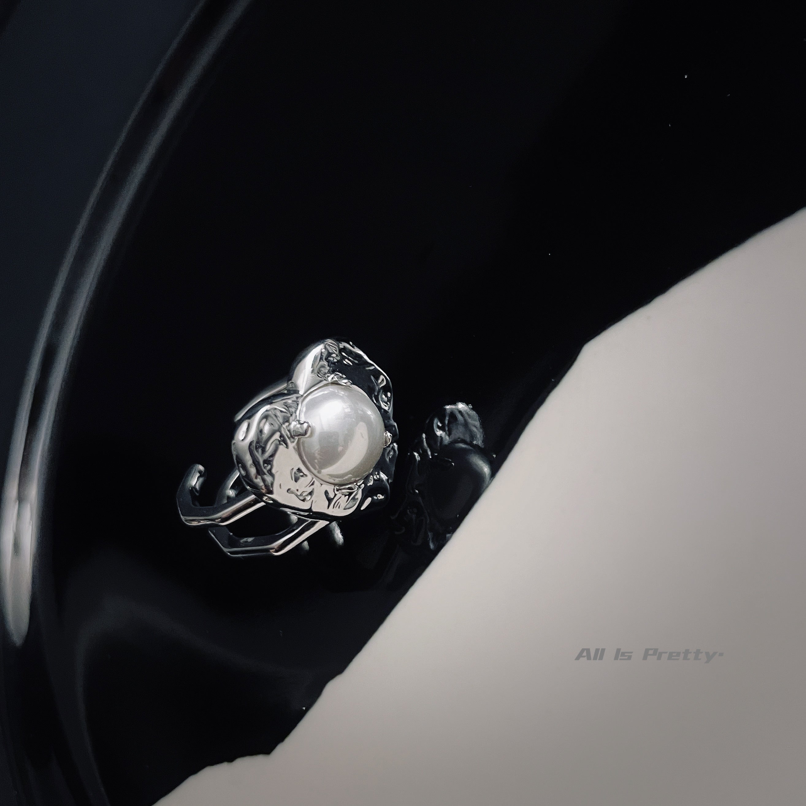 Chunky heart open ring