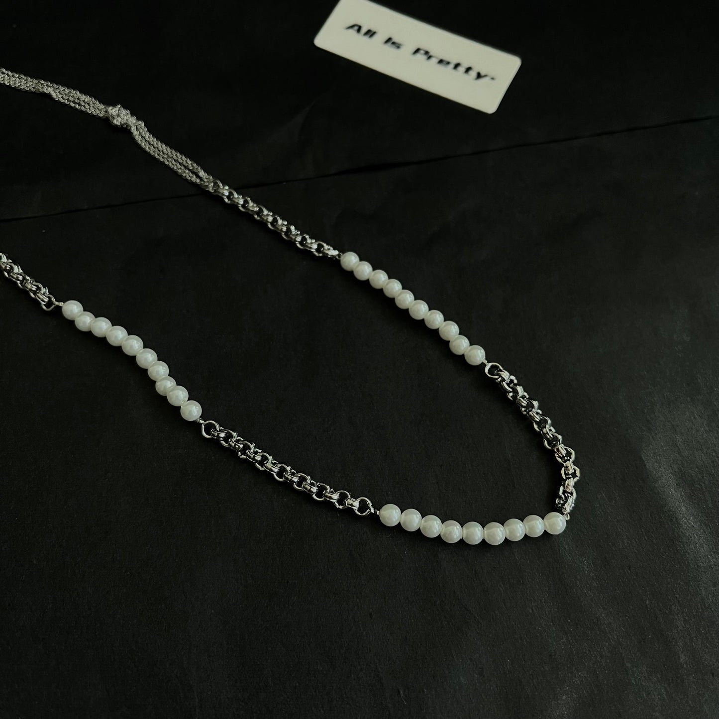 Pearl pattern chain necklace