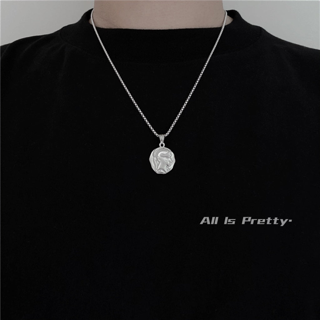 Alex pendant necklace